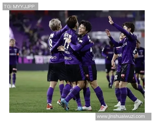 岐阜足球队迎战福冈黄蜂激情对决展现实力与风采